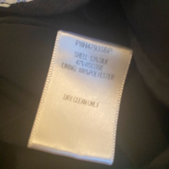 - Parker long sleeve floral mini dress 4. Runs small, fits more like a size 2 - Picture 4 of 4